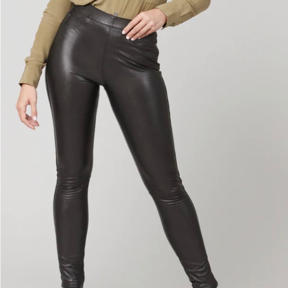 Leather-Like Ankle Skinny Pant. Very comfortable and new.
